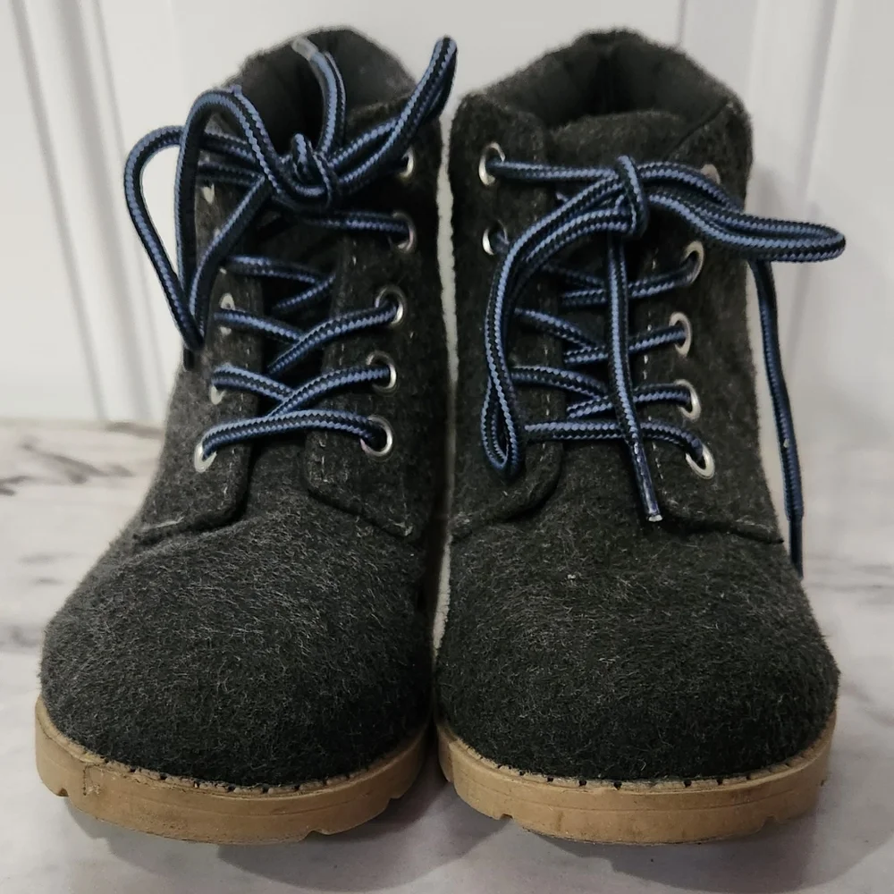 Gymboree grey fleece lace up boots boys size 13 EUC